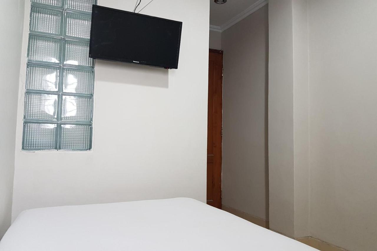 Oyo 3819 Hotel Winotosastro Джокьякарта Экстерьер фото